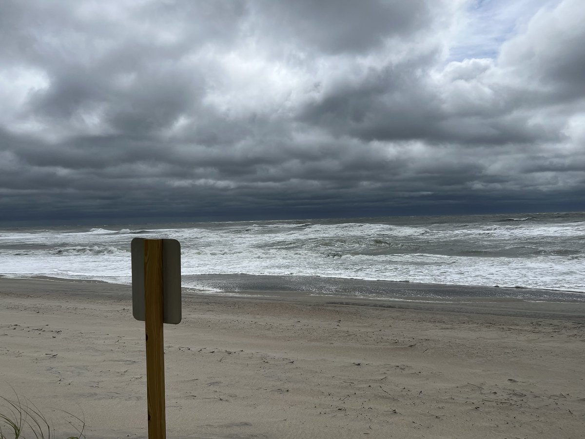 A couple pics from this morning - #Ophelia #TropicalStormOphelia #pineknollshores #crystalcoast