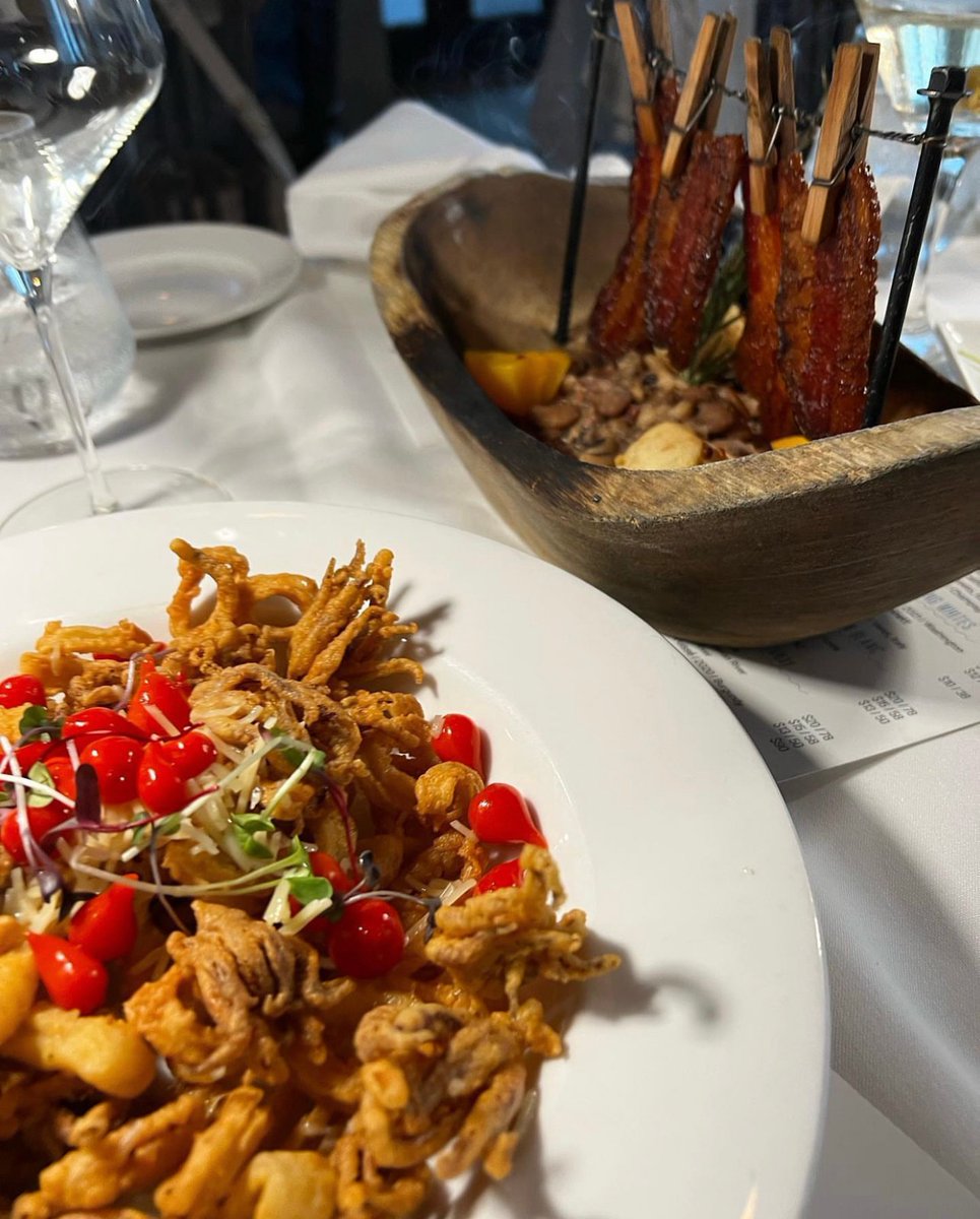 surfingdeer_'s tweet photo. Clothesline Bacon 🥓 &amp; Calamari 🦑 for the WIN! 🙌 These folks obviously know how to party 🎉 😏 #ftw #winning #apps #appetizers #thatapplife⁠
⁠
📸: @mmmunchin⁠
.⁠
.⁠
.⁠
#SurfingDeer #FabulousFood #ColorfulStories #SeagroveBeach #30A #SoWal #30Aeats #HartleyRestaurantGroup https://t.co/rzCcXc0l2c