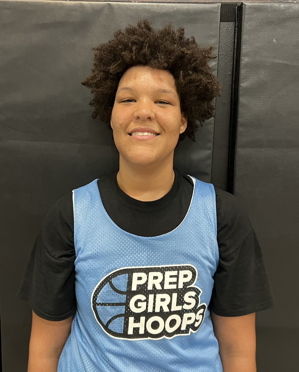You are not moving Izellah Kendrick around very easy. She is one of top interior post players at event. Controls paint, rebounds on both ends, blocks shots and can step out and play face up to 15 feet. #pghtop250expofl
