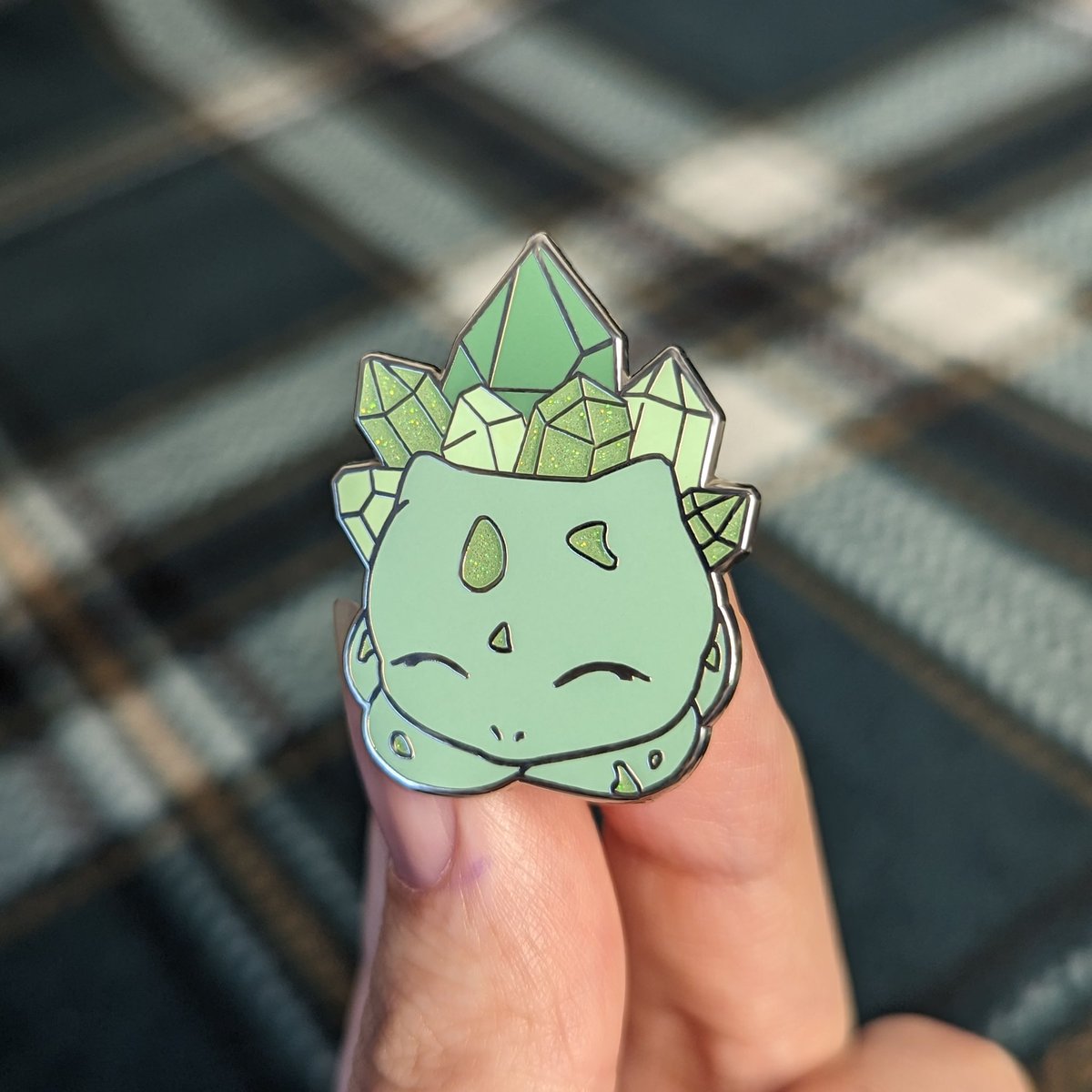 [GIVEAWAY]

Just wanted to celebrate Noly Sheet being back open ✨
Winner will get a Bulbasaur Crystal Pin 💚🌿

To enter:
❤️ LIKE
🔄 REPOST/RETWEET
👀 FOLLOW <a href="/jananoly/">Jana 🍂</a>
Extra entry for those who follow <a href="/NolySheet/">Noly Sheet || WE'RE OPEN✨</a>!

Ends on: 30th September 2023, 23:59 BST

🥰