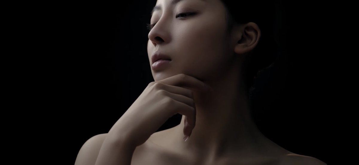 JunsongLin10784's tweet photo. Met an amazing new model while shooting a commercial https://t.co/mRk303KdTH