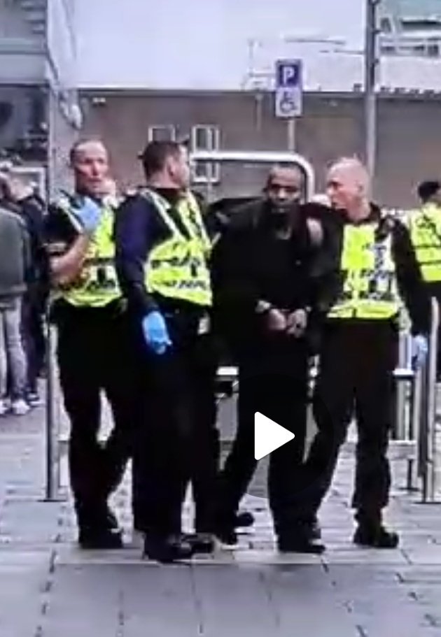 Mick_O_Keeffe's tweet photo. #KasongaMbuyi came to Ireland from Angola. 

He contributed nothing to our country while taking €114,000 in social welfare payments during his time here. He was also given a medical card and housed for 2 years when he first arrived. 

Last week he decided to stab a tourist in the neck. 

The reasons don't matter. 

We took this man in and spoiled him. 

Now he's getting free legal representation and complaining he's a victim. 

Even when he goes to prison he'll have Netflix and Sky Sports in his cell. 

Why are we tolerating this?