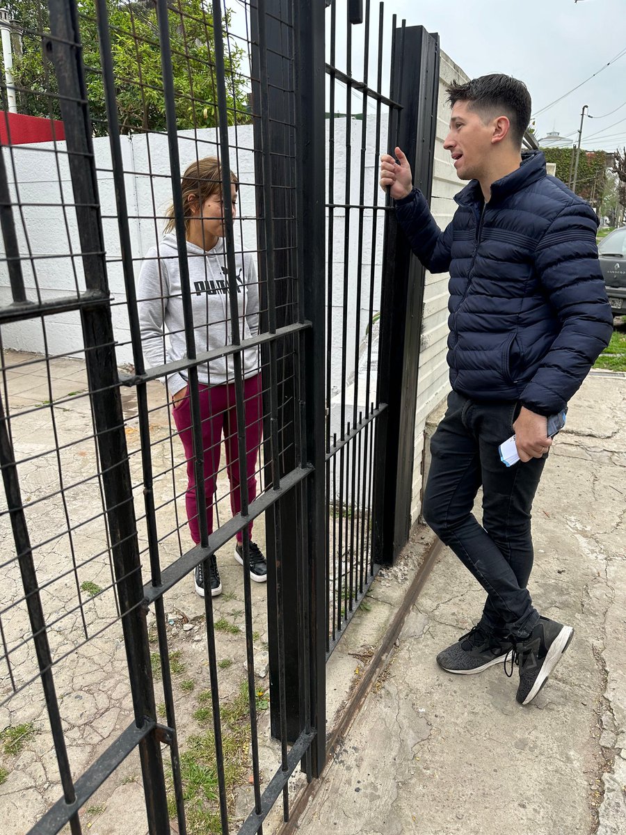 Hoy sábado estuve recorriendo el centro de Pilar, charlando con los vecinos de la zona sobre las inquietudes y los problemas del barrio.

En octubre tenemos la oportunidad para que las cosas en Pilar cambien 💪🏻