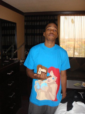 justinhustle's tweet photo. Me and Sal used to plug @CurrenSy_Spitta with the pack when he was in Cleveland. And he stayed in @AnotEnemy gear. https://t.co/IHcXY2FbMc