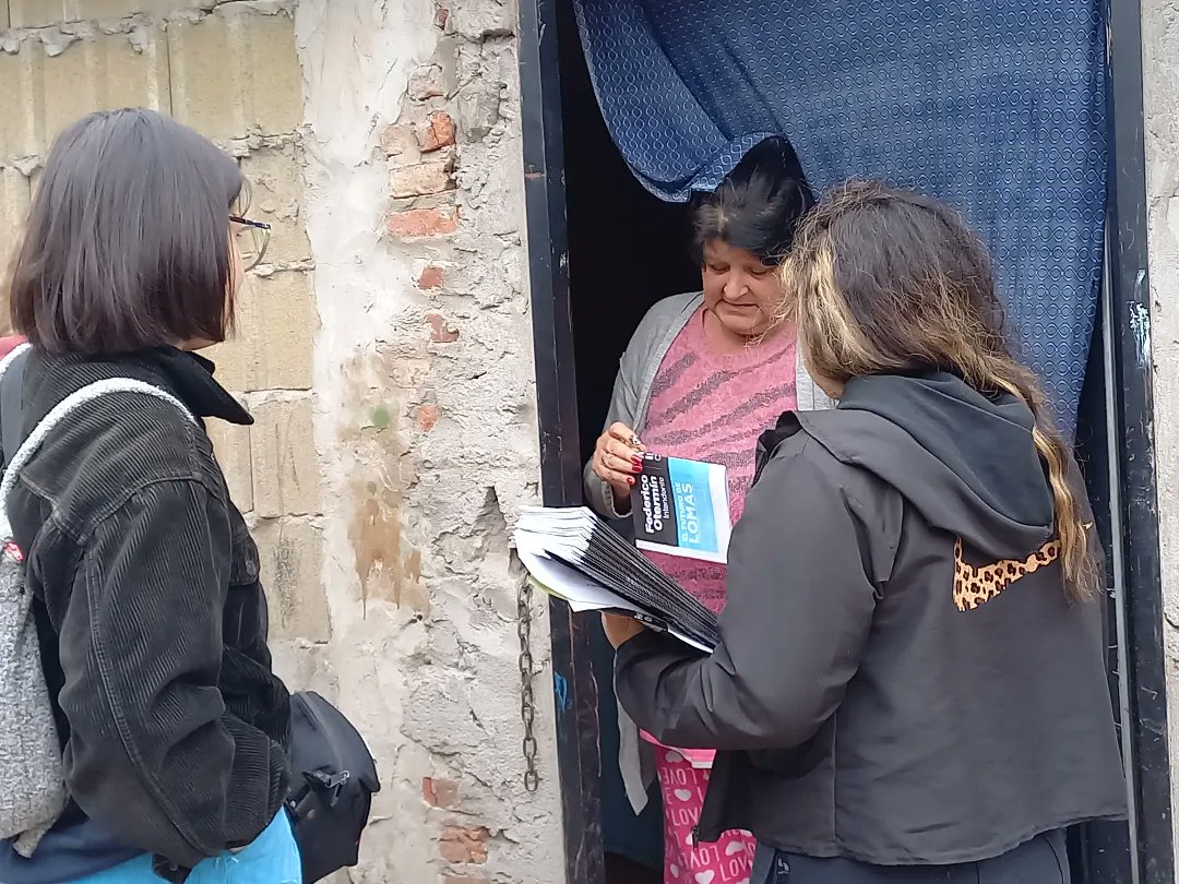 lacamporalomas's tweet photo. Seguimos llevando las propuestas del futuro de Lomas a cada vecino y vecina. Este es el camino para seguir construyendo la Patria que soñamos.
¡Vamos a darla vuelta!
#UniónPorLaPatria
#UnionPorLomas https://t.co/UyoDDxpe4r