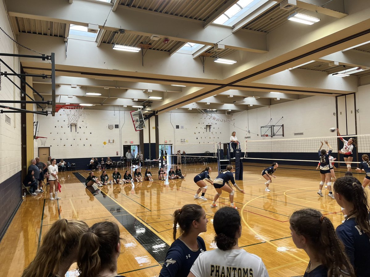Sebsaylor's tweet photo. @BBPSchools @BBPHSPhantoms Phantoms building up to game point with @HarborfieldsHS girls cheering them on. https://t.co/di2r9n6q8Z