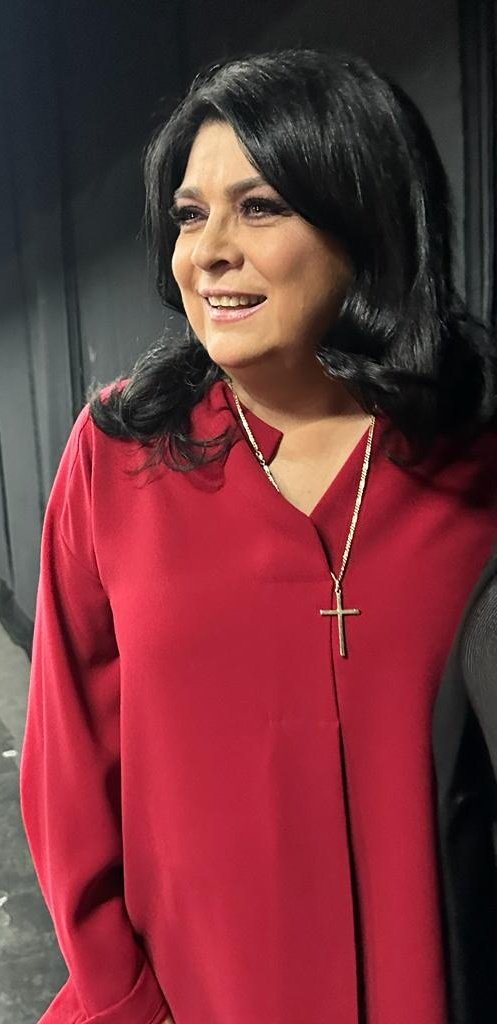 soymarycriss's tweet photo. Por el amor de DIOS GENTEEEEEEE😍Vean esos ojos verdes, no puedo resistirme a ellos 😍 vean ese rostro, esos cachetitos, vean ese cabello, vean a #VICTORIARUFFO ella es #SimplementePerfecta 😍♾️🫶 https://t.co/V2BNv2EJwq