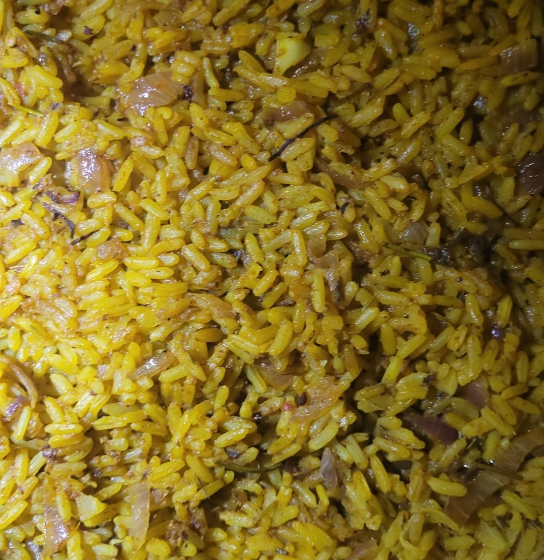 DanielRegha's tweet photo. Dinner plus Sunday rice; Prepared without meat or fish, just crayfish. Will be stepping this down with some bananas. Don't go broke to feed... https://t.co/ZUSsSz7GYL