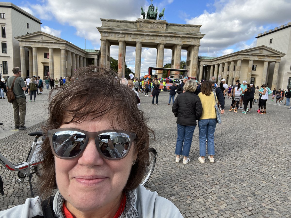 Julie Smith-Galvin tweet media