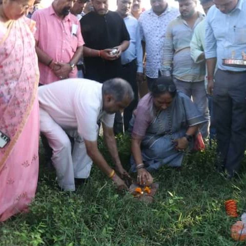 bjp4kotdwar's tweet photo. आज विधानसभा कोटद्वार के किशनपुरी स्थित राजकीय महाविद्यालय कण्वघाटी कोटद्वार के पुरस्कार वितरण एवम् छात्र संघ समारोह में माननीय विधानसभा अध्यक्ष एवं कोटद्वार विधायक ऋतु खंडूरी जी ने प्रतिभाग किया।
इस अवसर पर विधायक निधि से महाविद्यालय परिसर में मंच निर्माण हेतु भूमिपूजन किया। https://t.co/QlxyIyi70M