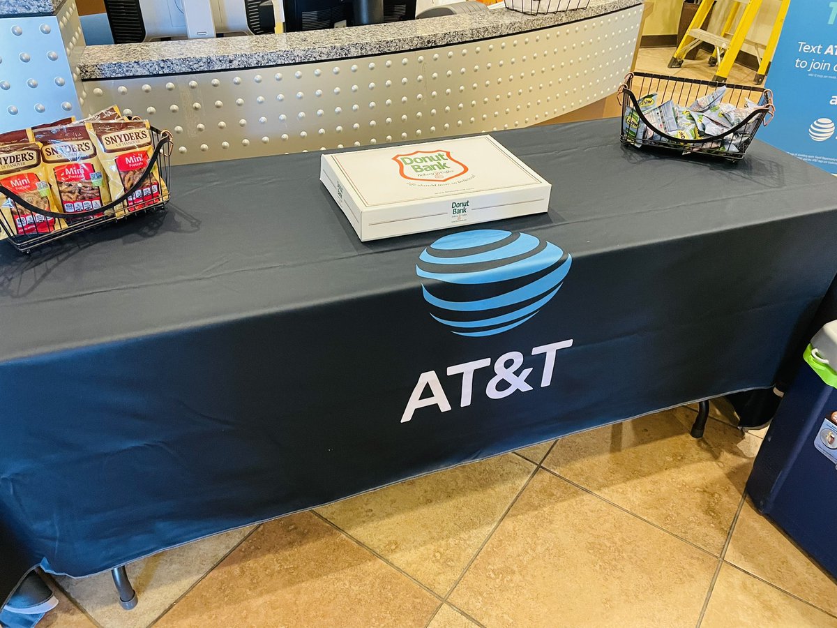 “Connecting people to greater possibility” here at the <a href="/EvvCollections/">Evansville Call Center</a> Hiring Event! With the incredible leadership team pictured and <a href="/devyn_lowe86/">Devyn</a> 🏆💙⭐️