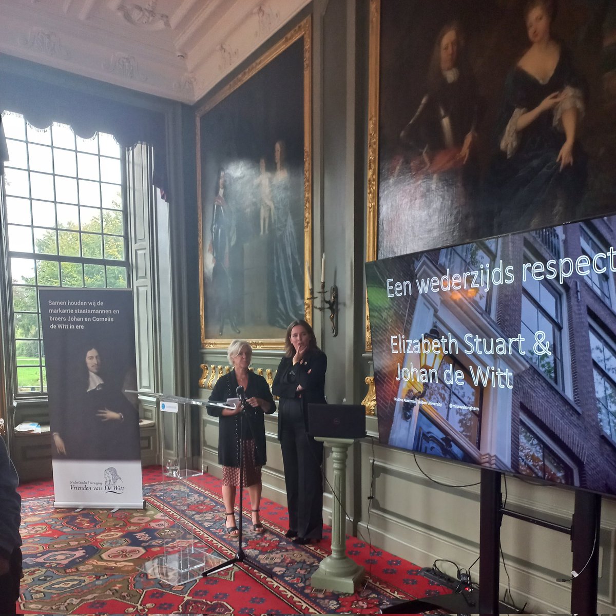 Symposium 'Johan de Witt Oranje-Nassau en Stuart' over met name Albertine Agnes en Elisabeth Stuart in relatie tot Johan de Witt <a href="/duivenvoorde/">Duivenvoorde</a> met @johandewittNL <a href="/misswalsingham/">Professor Nadine Akkerman</a> <a href="/SNieuwenbroek/">Simone Nieuwenbroek</a>
