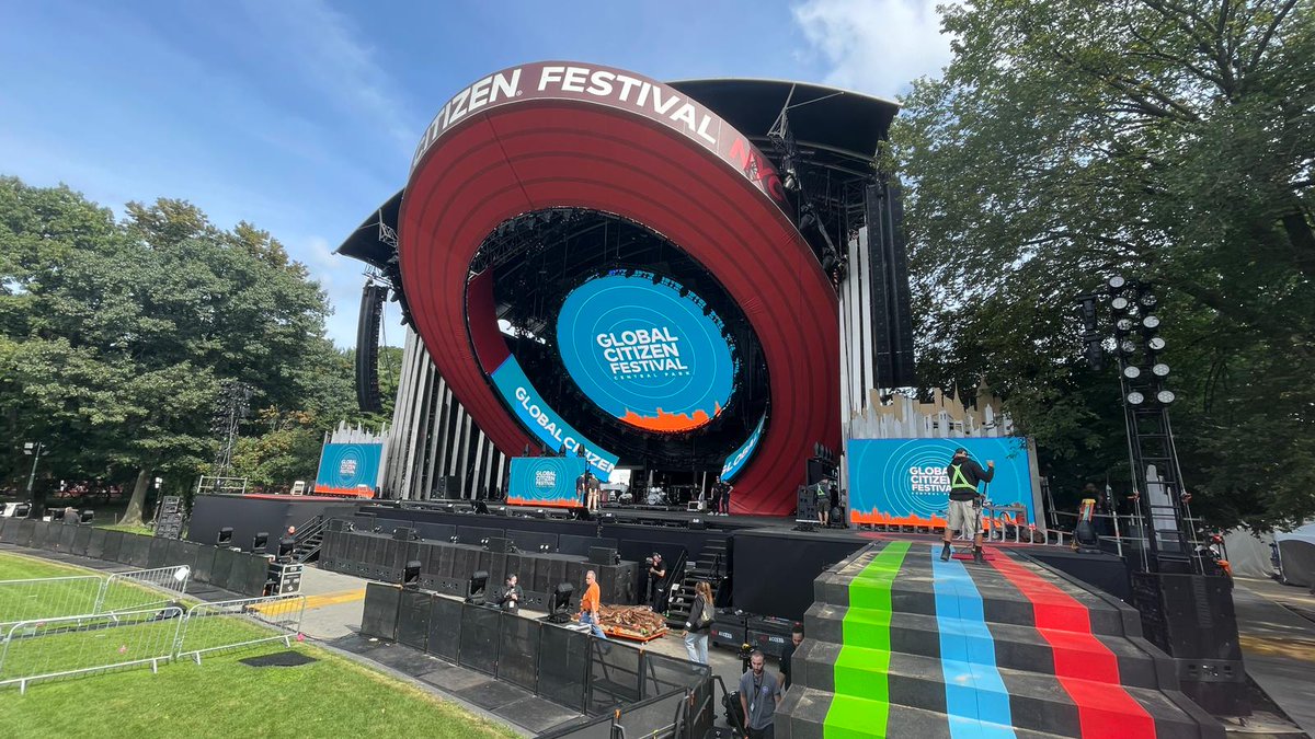 Not long now! Getting ready with <a href="/SofiaCarson/">Sofia Carson</a> who will be performing at the Global Citizen Festival, in New York, tonight. The event is taking place to raise awareness to end poverty. You can watch it live from your social platforms. Find out more here: globalcitizen.org/en/festival/ny…