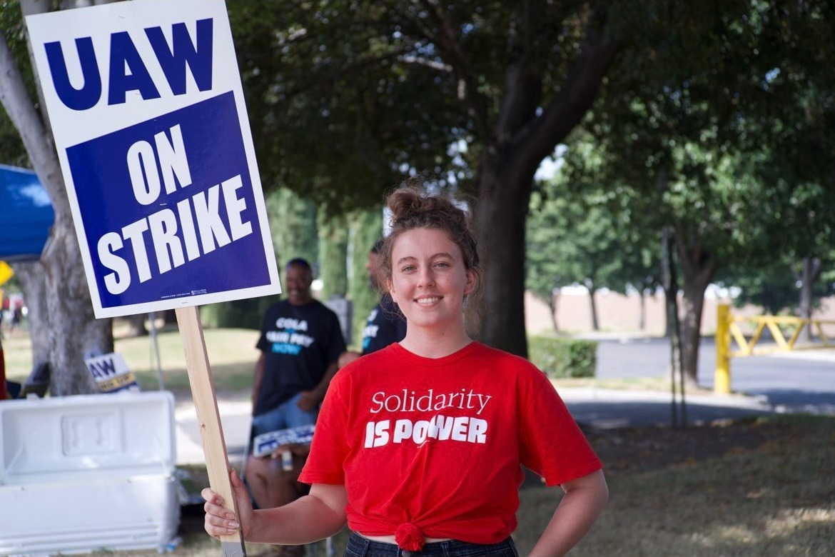 DSA-LA was proud to join our <a href="/InlandEmpireDSA/">Inland Empire DSA</a> comrades in Ontario to show our solidarity for <a href="/UawLocaL230/">UAW Local 230</a> workers on the picket line fighting for fair pay and fair contracts!

<a href="/demsocialists/">DSA</a> members everywhere are #StrikeReady - let us know you are too! dsa.la/strikeready