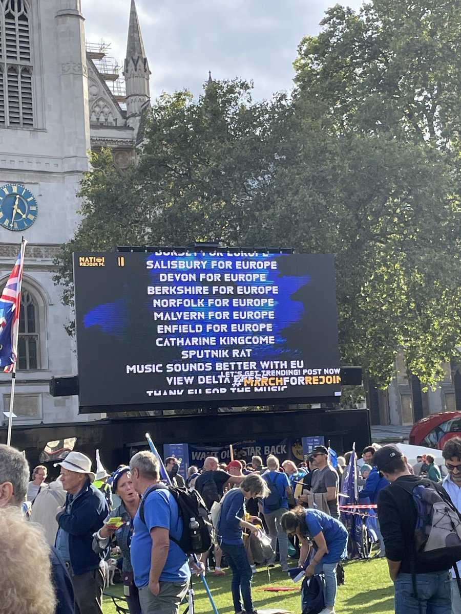BerkshireforEU's tweet photo. Great to see everyone today at the  #RejoinMarch #MarchForRejoin 

Every step 👣 takes us closer 

#RejoinEU #BrexitHasFailed #StrongerTogether #WeWantOurStarBack

🇬🇧❤️🇪🇺⭐️🇬🇧❤️🇪🇺⭐️🇬🇧❤️🇪🇺⭐️ https://t.co/z9vP4CUb1y
