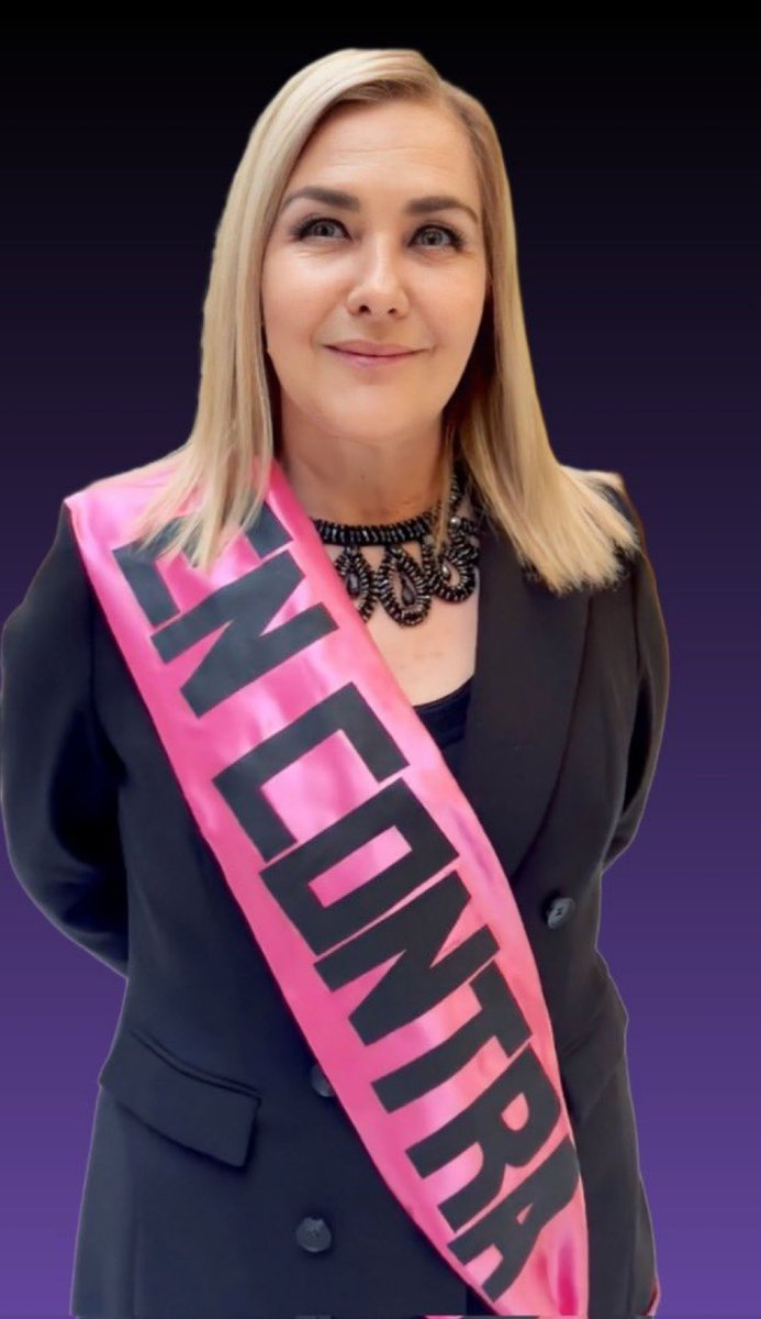 PamJiles's tweet photo. RT x favor.
Superé los 676 mil seguidores. Seguimos creciendo en esta comunidad democrática.

Yo no bloqueo a nadie, son miles los q me apoyan, pero tampoco bloqueo a los q me insultan, ni a los q me denuestan y denigran. Ni siquiera a los q olvidan q tengo hijos y familia.
Los escucho a todos, en especial a los más humildes, con genuino respeto y atención. 

La ciudadanía es mi único jefe, mi único patrón. 

Voto y levanto la voz por ustedes, según lo que ustedes me indican.

Me parece consustancial a la vocación democrática aceptar el escrutinio público, no bloquear a nadie, escucharles, intercambiar opiniones con ustedes y representarlos tal como les prometí.