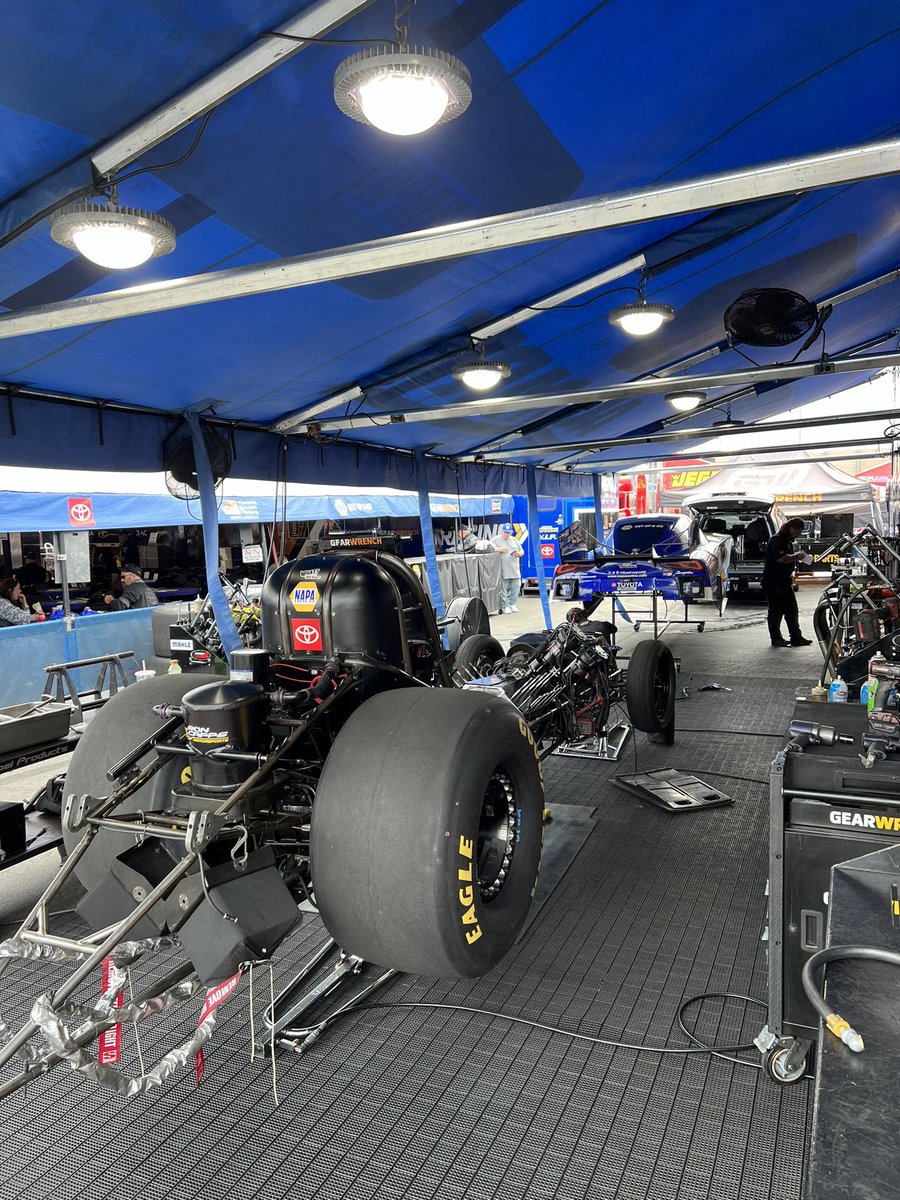 My favorite part about NHRA is how much access fans have!

#CarolinaNats | #SpeedForAll | @NHRA