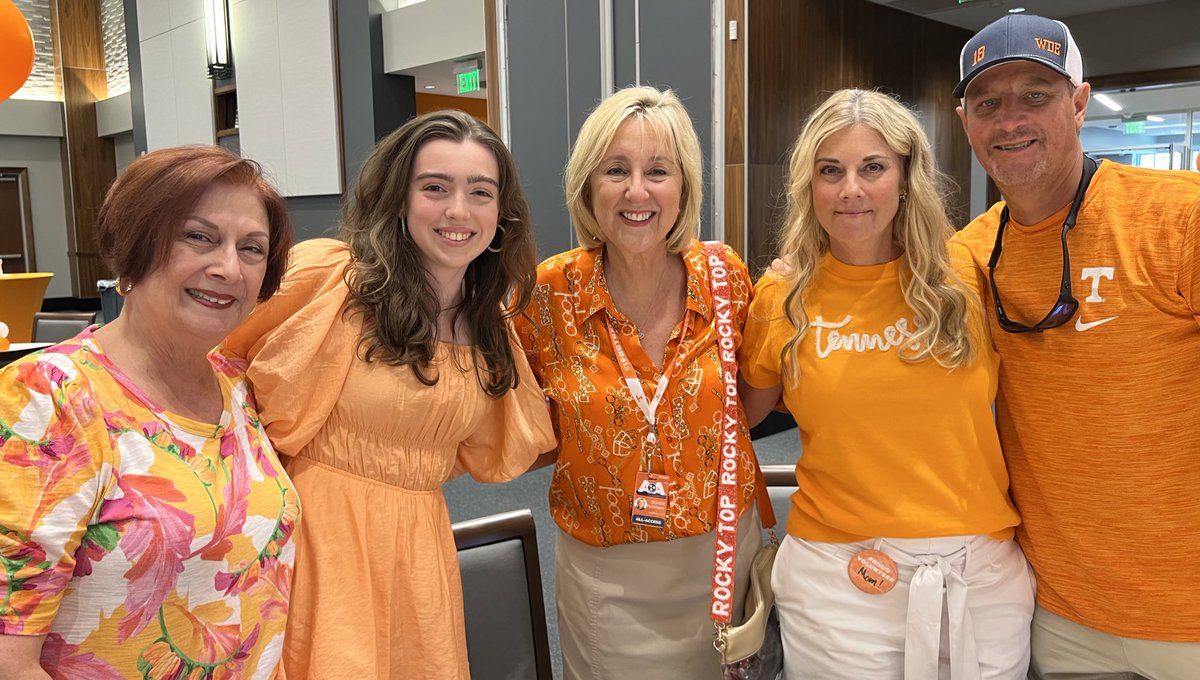 Donde Plowman tweet media