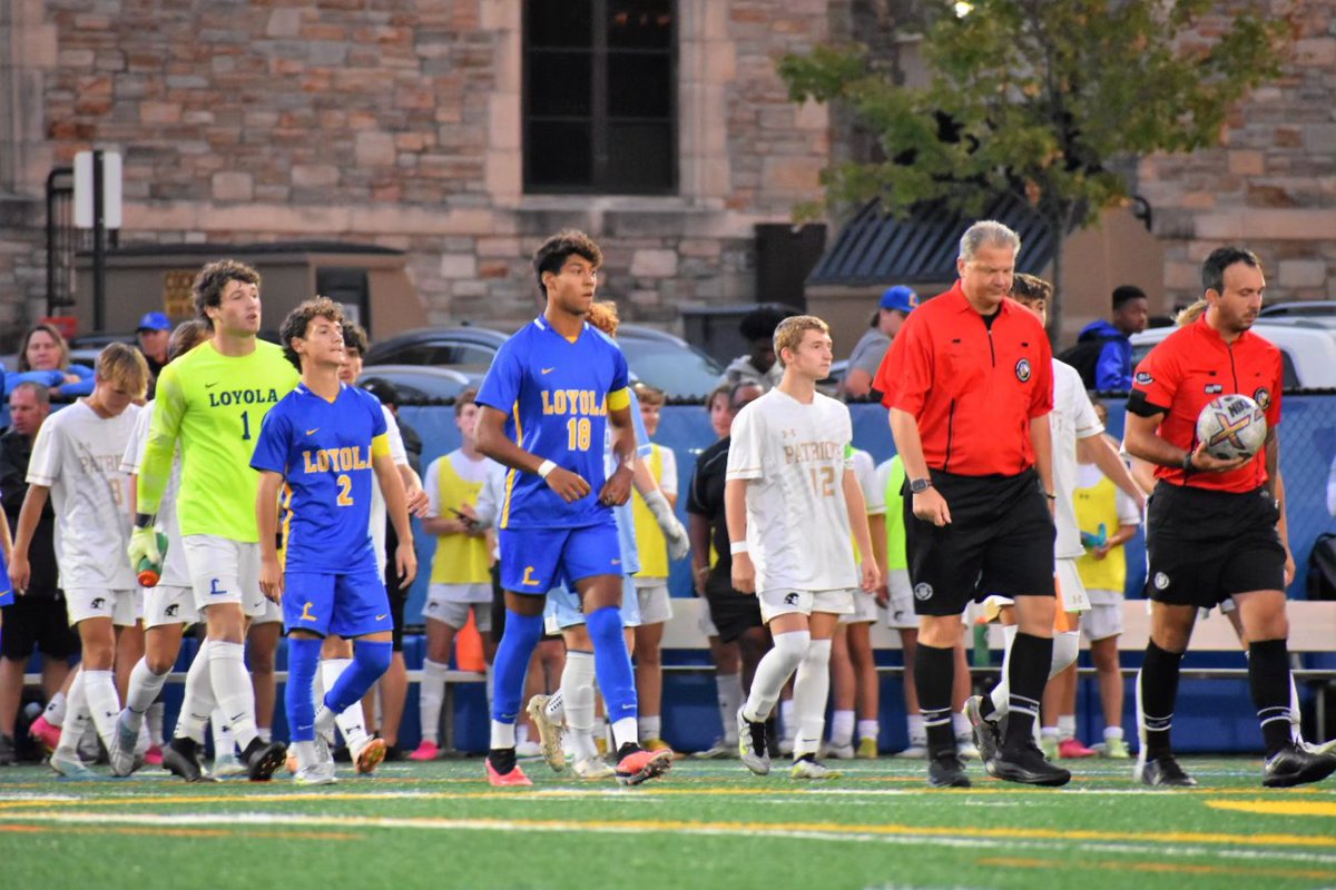 SoccerDons's tweet photo. πΌ What a beautiful night for soccer last night on Connor Field! πΈ's from the Dons victory over John Carroll! π΅π‘β½οΈ #BlueAllDay #RDR #AMDG
πΈ credits: @flicsbylilly https://t.co/feLVr8ggiM