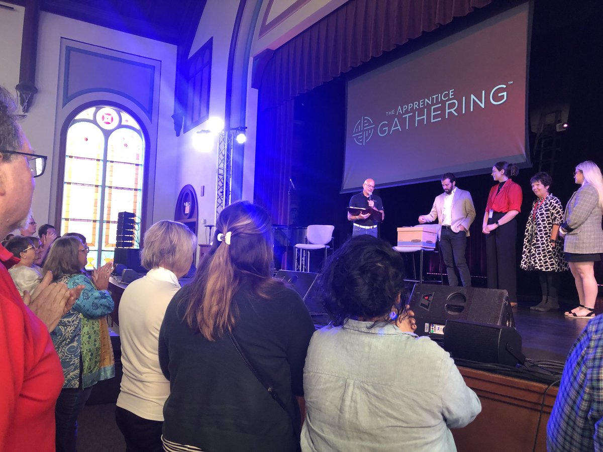 BeckyHeatley's tweet photo. A well-deserved standing ovation for the team that hosted this year’s Apprentice Gathering. Thank you, everyone! @ApprenticeInst @jamesbryansmith #TAG23 https://t.co/LpSsVdM5t9