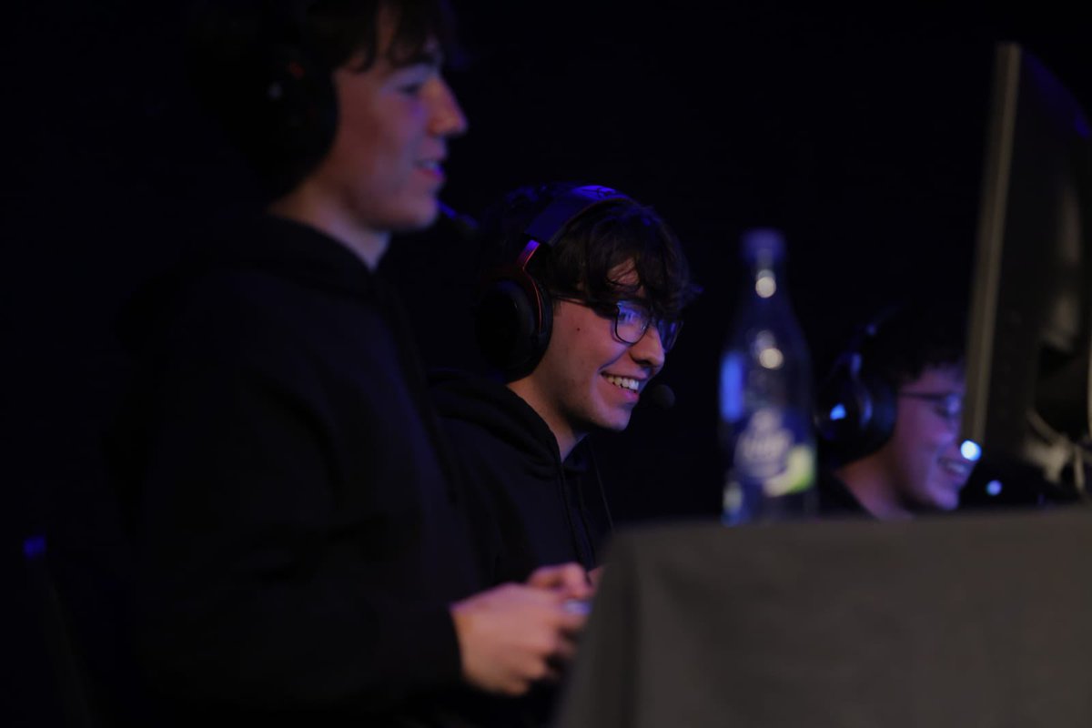 popgamingfest's tweet photo. ROCKET LEAGUE LEADERBOARD ๐๐
๐ฅ @RIFT_Sloths
๐ฅ #YuhYuhYuh
๐ฅ #DunnoChief
๐
@SentientEsport
Congrats to these 4 amazing teams who offered really surprising matches ๐ฅ https://t.co/2VLOkSABbl