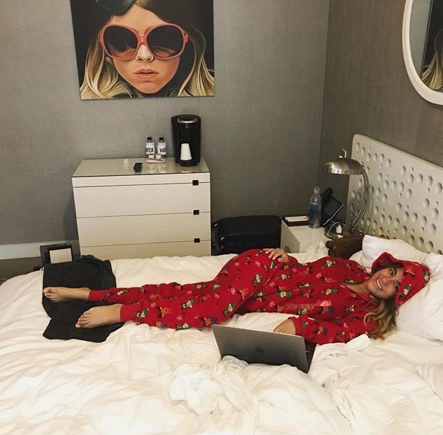 me on friday (the 29th) as soon it’s midnight and #gonetobed comes out 🛏️💗🎶