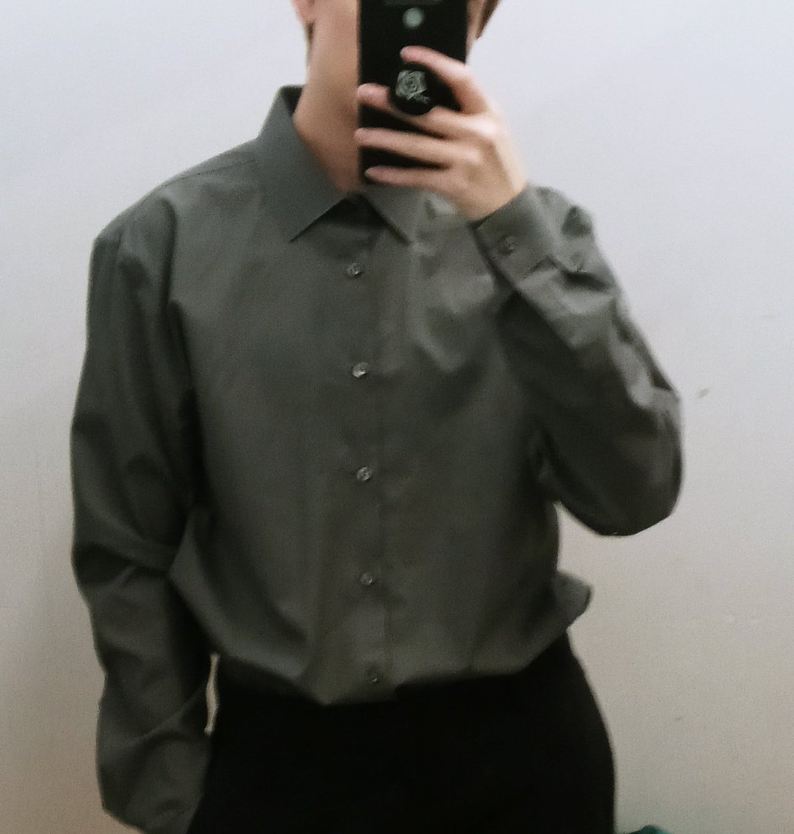 ratjerrk's tweet photo. what's the consensus, light gray or dark gray? https://t.co/NE2QGKnKC1