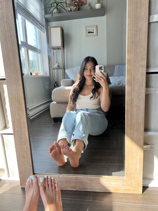 🦋 ~ snack time https://t.co/6V7t7cn89R