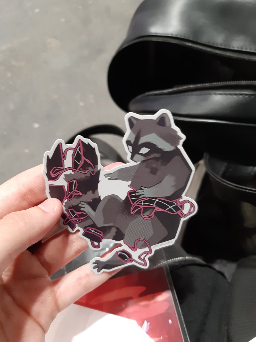 Esta pegatina monisima de <a href="/vaporcells/">ᴠᴀᴘᴏʀᴄᴇʟʟs</a>