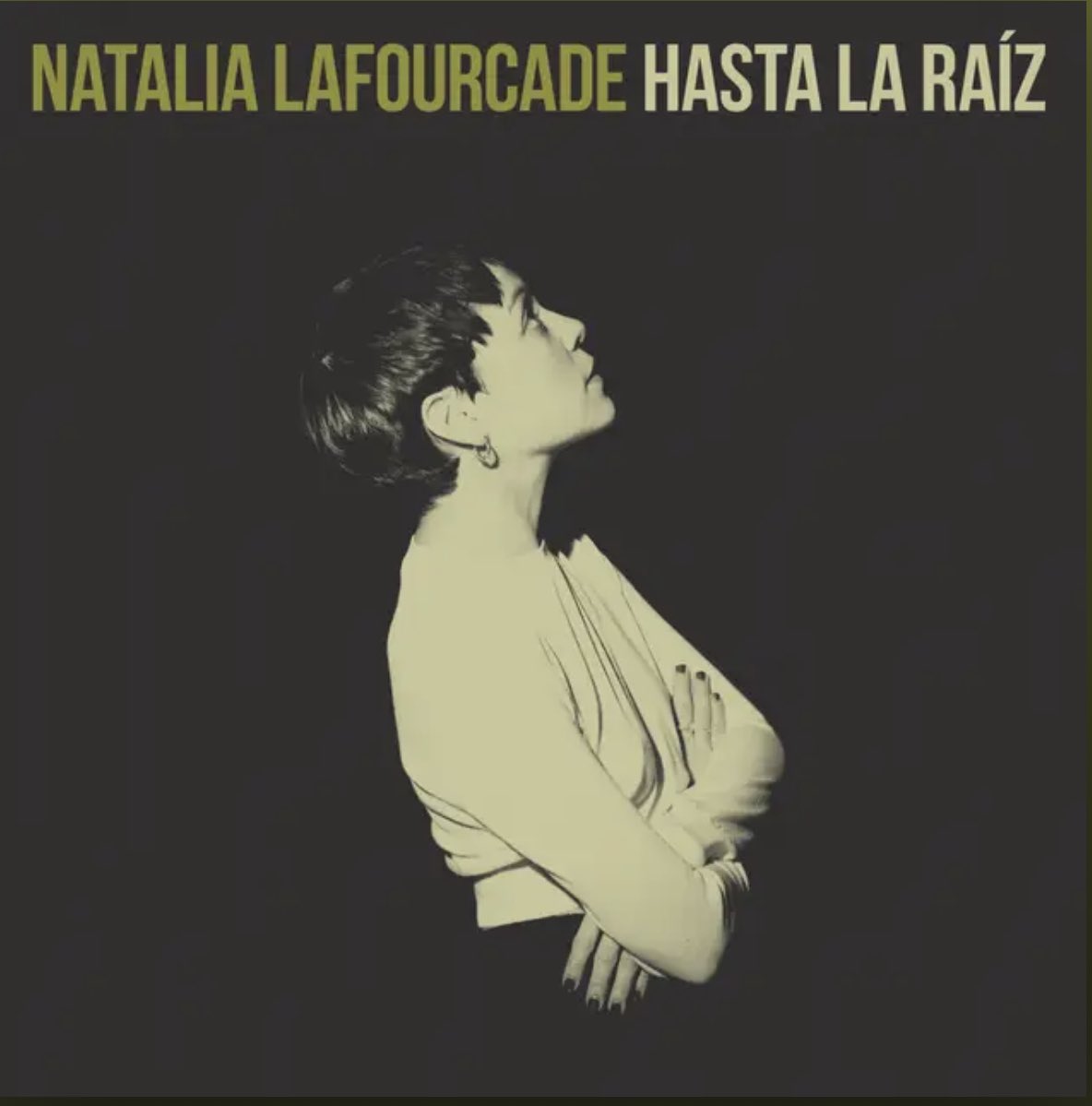 Con más de 200,000,000 de reproducciones totales, “Hasta La Raíz” de <a href="/lafourcade/">Natalia Lafourcade</a> es la canción por una mexicana en solitario (born-in) más reproducida dentro del chart Spotify México. 

- La canción se encuentra dentro del top 60 general.