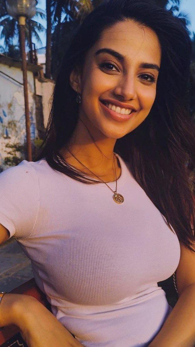 F6uq5_cXoAAPhDe?format=jpg&name=medium