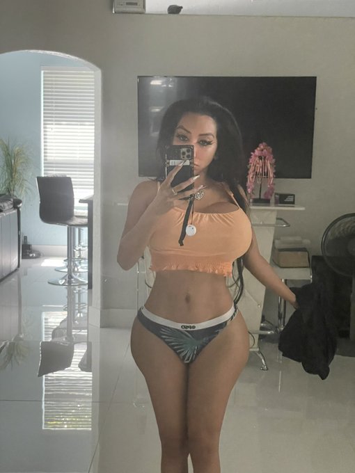 Be your own kind of beautiful https://t.co/Ps7JZVxGVb https://t.co/HP2KGKy0cp