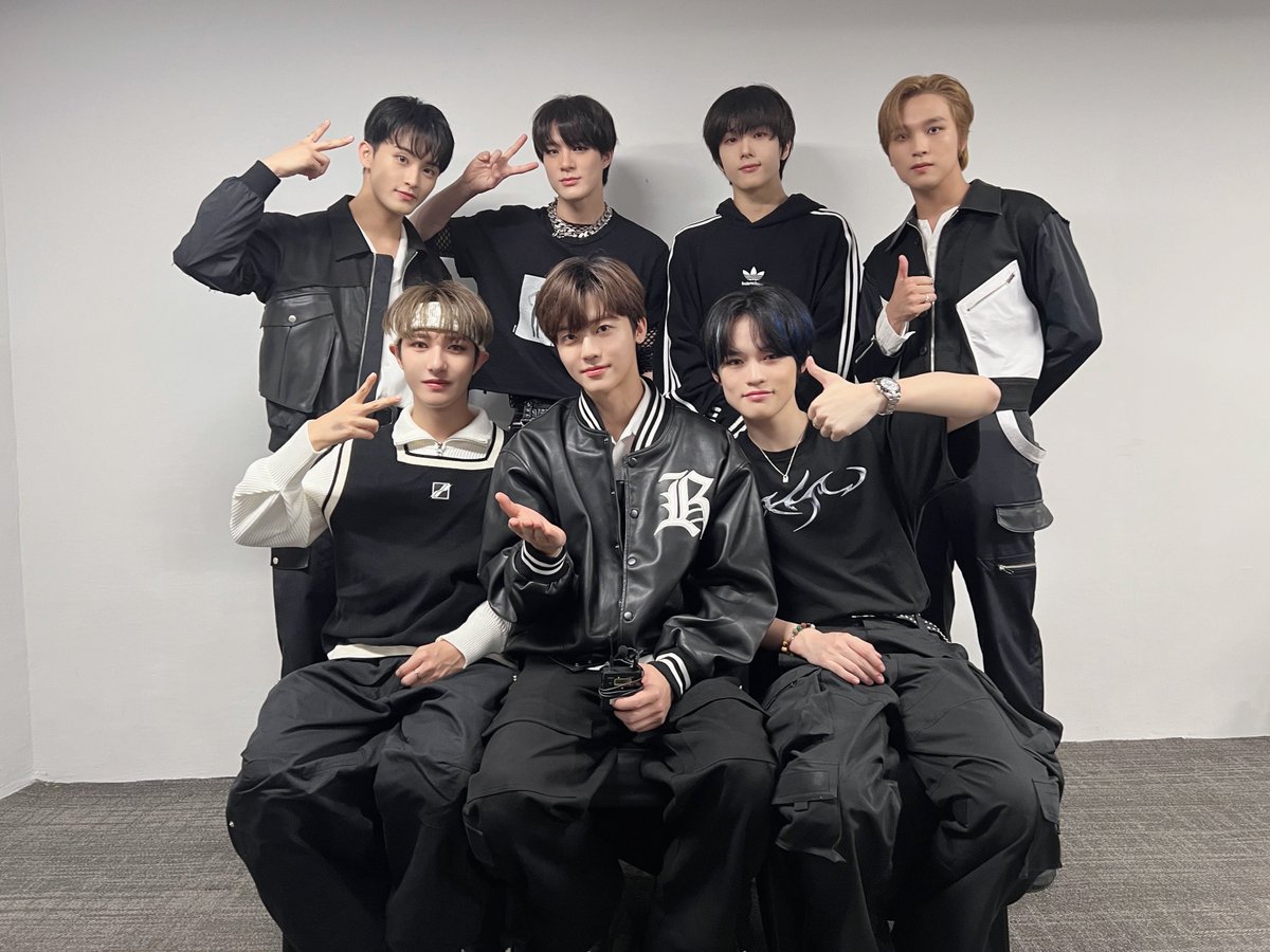 NCTsmtown_DREAM's tweet image. #NCTDREAM ✌️👍

#SMTOWNJAKARTA2023
#SMTOWN_LIVE_2023_JAKARTA
#SMCU_PALACE #SMTOWN #SMTOWNLIVE #NCT