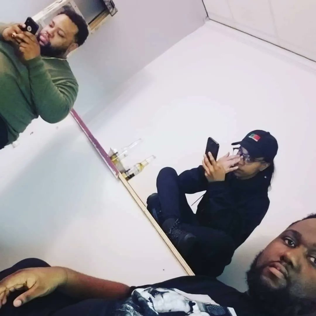 MarcelPBlack's tweet image. Happy Birthday to my "Black God Fresh" brother @BIGSANT mane. We 40 now... Time to get to work!!!

#BlackGodFresh 
#TrulyABlessing
#40AndStillWillOutRapYou