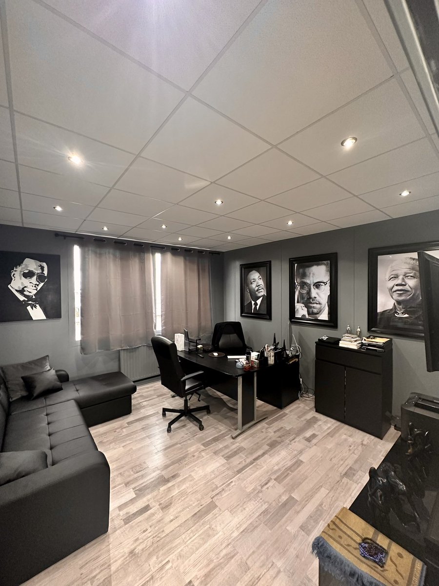 C’est quand même beau de contempler son travail! Avec la chance de regarder et d’être regarder par ses mentors!

Le meilleur reste à venir InchaAllah 🤲🏾🙏🏾

Big up 😉✌🏾