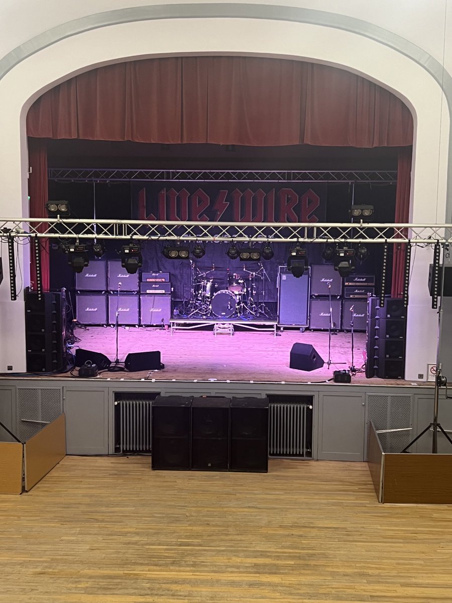 Livewire (ac/dc) act