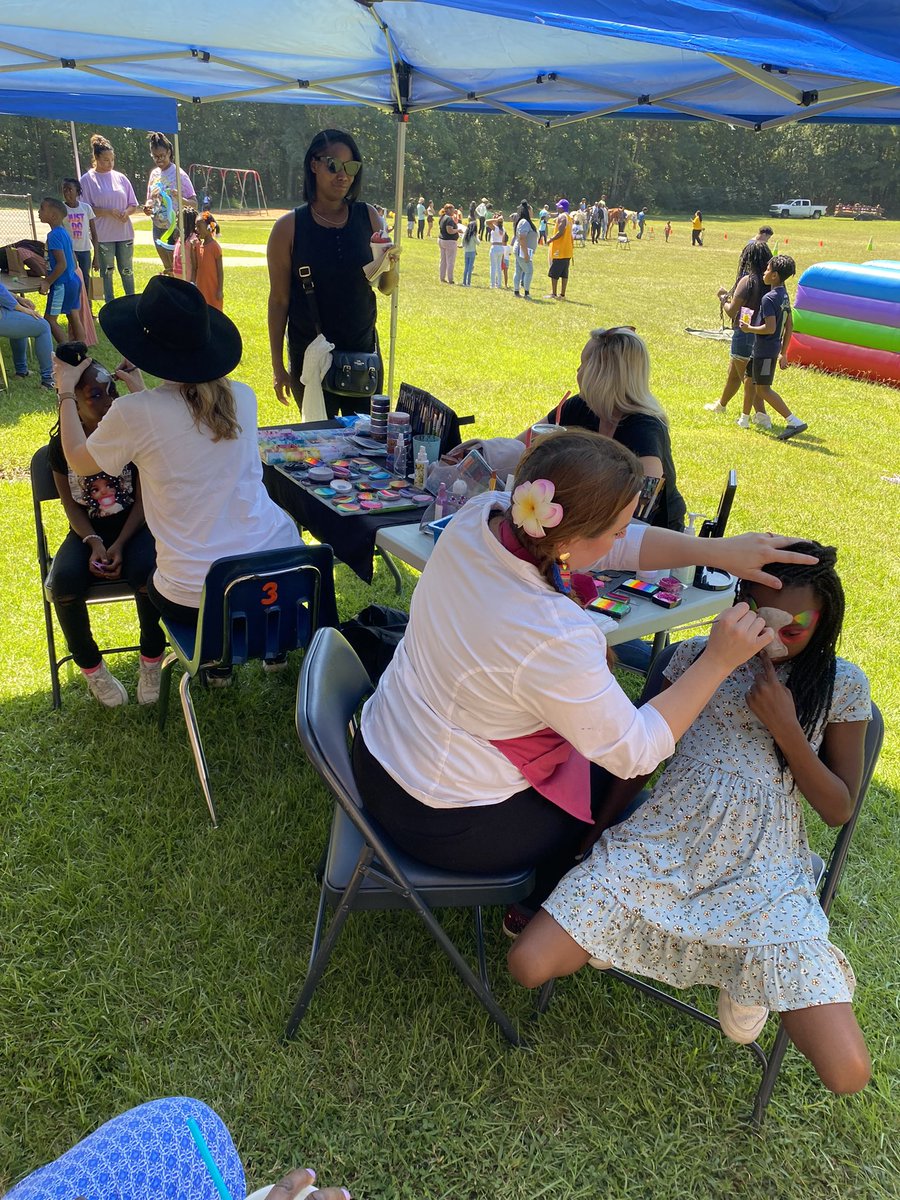 A. Oliver-Smith (@a_lit_coach) on Twitter photo Our literacy fall festival turn out is one of a kind! Community involvement is top notch! <a href="/SLLewisES/">SL Lewis ES</a> <a href="/SheralynShepard/">SheralynShepard</a> <a href="/LashondaStorr/">LaShonda Storr</a> <a href="/DrTamaraCandis/">Dr. Tamara Candis</a> <a href="/Millerc214/">Colette Miller</a> Our literacy fall festival turn out is one of a kind! Community involvement is top notch! <a href="/SLLewisES/">SL Lewis ES</a> <a href="/SheralynShepard/">SheralynShepard</a> <a href="/LashondaStorr/">LaShonda Storr</a> <a href="/DrTamaraCandis/">Dr. Tamara Candis</a> <a href="/Millerc214/">Colette Miller</a>