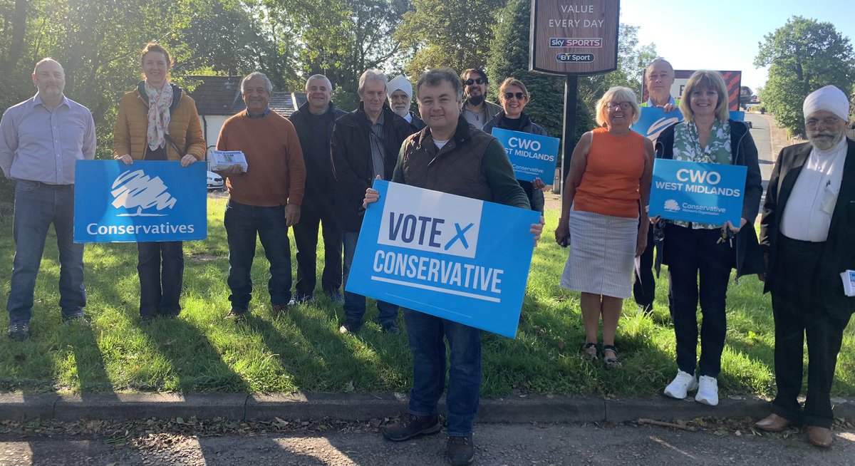 This morning the sun shone upon @CllrGaryRidley’s re-election campaign launch in Eastern Green, talking to voters about his record of action and promise of more in Woodlands ward.

#Plan4Coventry #VoteConservative