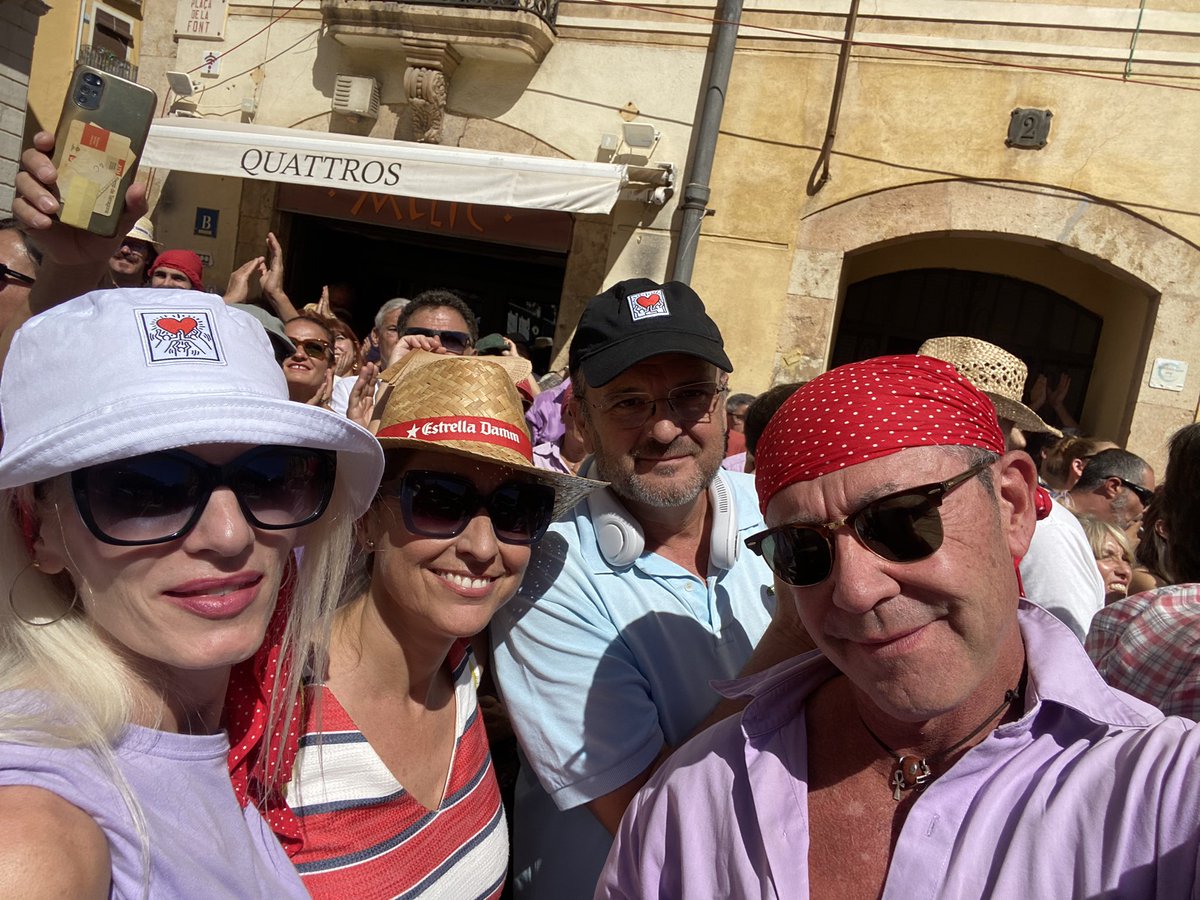 Jordi_EN's tweet photo. Visca Sta Tecla i Visca la @JoveDeTarragona 💜
Tornem a fer #gammaextra 2/9fm 3/9f 4/9f i pilard6. 30 anys despres del primer 4/9f per Sta tecla.
#statecla2023 #inconbustibles https://t.co/HDyV6r6Vno