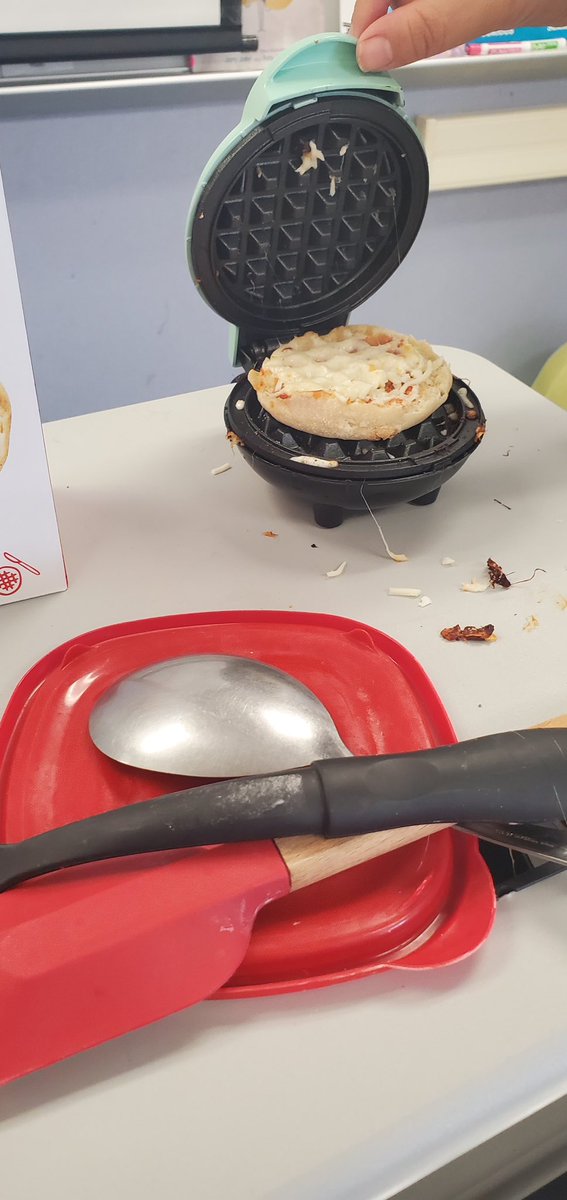 CCNationALE's tweet photo. when a student brings up wanting pizza waffles.. you make pizza waffles ! ALE has so much fun using their fine motor skills to make their own pizza then watching their pizza be turned into a waffle ! @NISDCarlosCoon  @LundquistJess @MarkGarcia0569 https://t.co/Av0W6Rr8NW