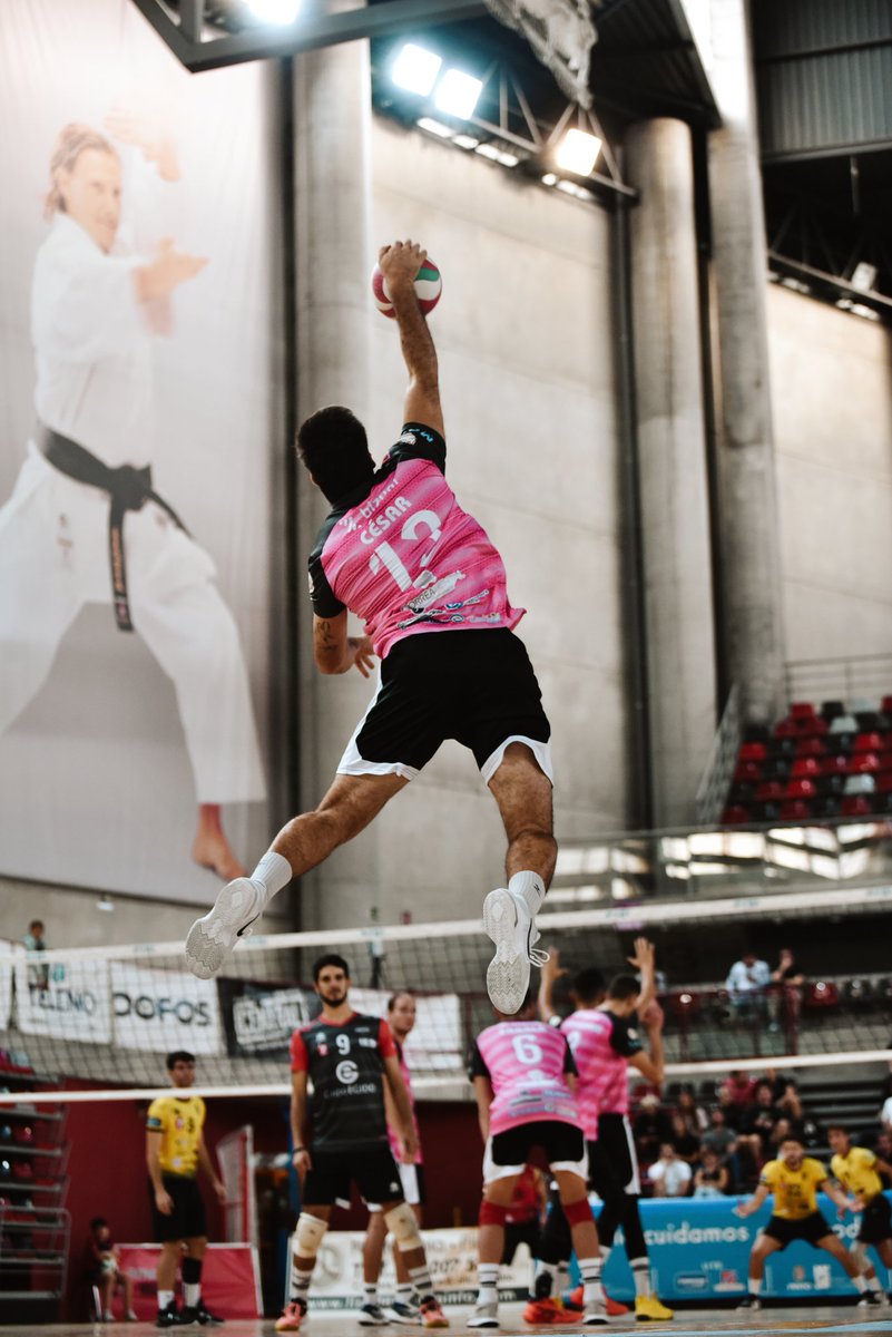 voleypinto's tweet photo. #CopaCAM Estamos en la final! 🔥🔥
Victoria por 3-1 ante un @villalbavoley que en ningún momento bajo los brazos.
Mañana a partir de las 11:45, y en pista central!, gran final!
@AytoPinto @FMadridVB @ComunidadMadrid https://t.co/y3Afu8pCRf