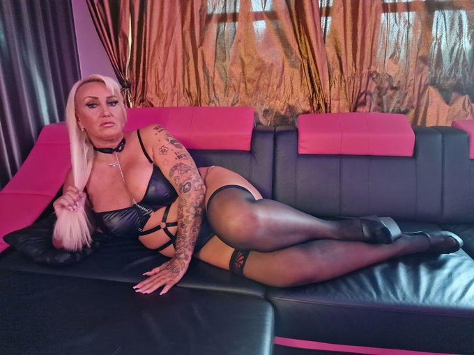 Gef&auml;llt dir das erste Bild vom Fotoshooting?! #fotoshooting #&uuml;40women #sexywomen #curvy #plussize #sexycurves<a href="/tag/fotoshooting"class="tags">#fotoshooting</a><a href="/tag/curvy"class="tags"><span>#curvy</span></a><a href="/tag/hamburg"class="tags"><span>#hamburg</span></a><a href="/tag/plussize"class="tags"><span>#plussize</span></a><a href="/tag/sexywomen"class="tags"><span>#sexywomen</span></a><a href="/tag/sexycurves"class="tags"><span>#sexycurves</span></a>