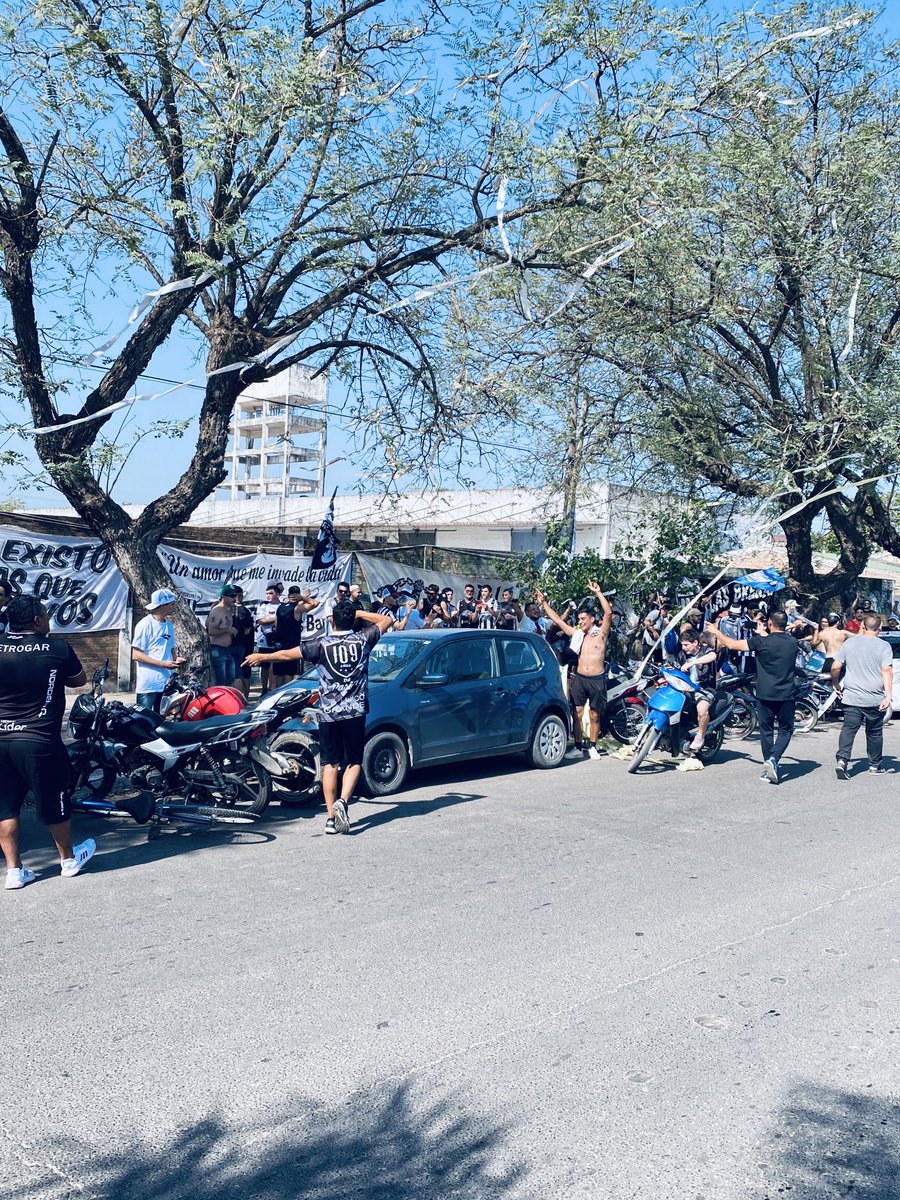 Esta es la gloriosa hinchada, la que para en la Avenida! 

#TodoForEver