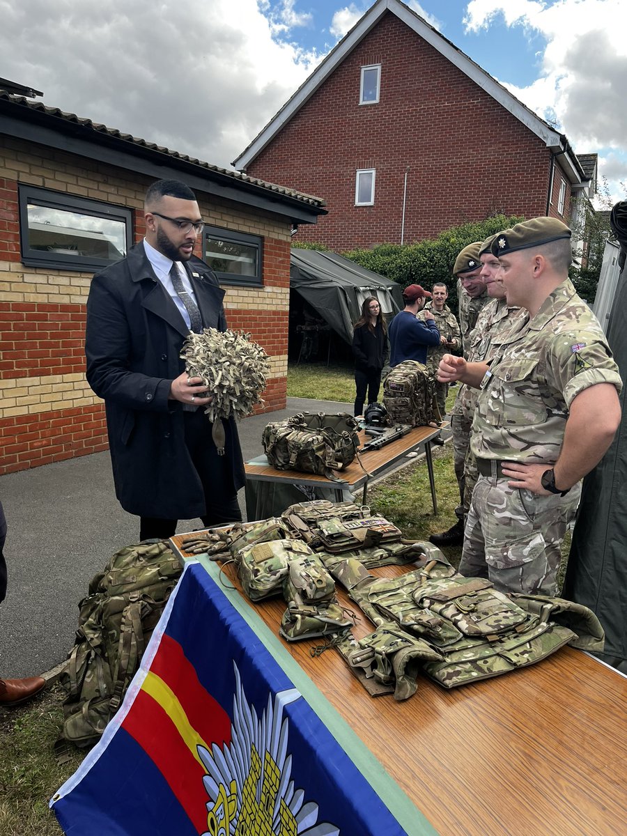 M_Humberstone's tweet photo. 🚨Busy day with the troops at the opening of the new Hitchin Army Reserve Centre! 

It was an absolute privilege to hear their stories and thank them for their service to our nation and communities 🇬🇧

Thank you for having me @254Med @BedsHertsACF @RAnglians https://t.co/vDJZdXqZSC