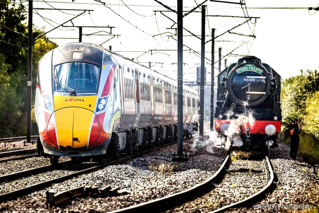 Old & New on the ecml today.. #royalscot #azuma #LNER #ecml #rail #railway #train #steam @DavidHorne @LNER