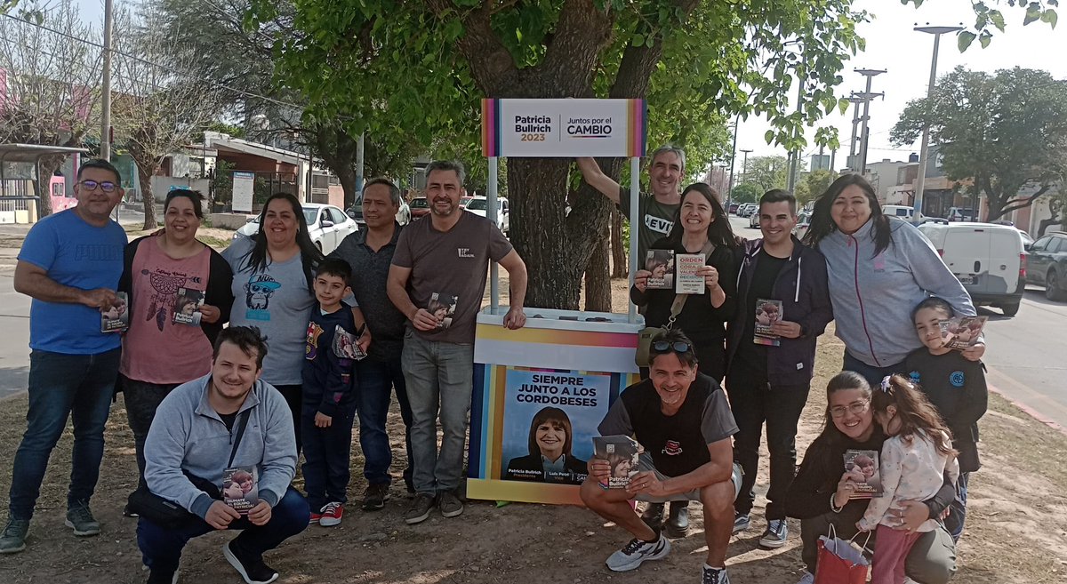 Mañana conversando  y llevando las propuestas de <a href="/PatoBullrich/">Patricia Bullrich</a> y <a href="/luispetri/">Luis Petri</a> a vecinos de  Barrio Don Bosco, Nvo Urca y Jardines del Valle. Gracias  <a href="/carmenAlvarezR/">Carmen Álvarez Rivero</a> y <a href="/SoherElSukaria/">Soher El Sukaria</a> por acompañarnos. #EsAhora  #CordobaConPatricia