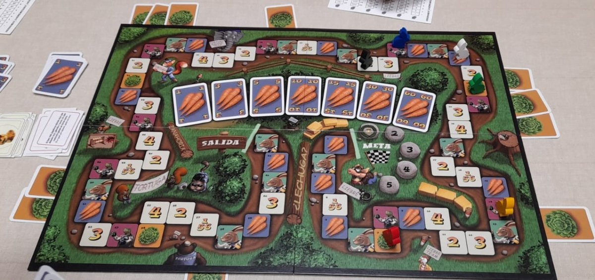 Quan un joc es pot considerar històric? 20, 30, 40 anys? Doncs aquesta setmana n’hem tastat un de 50 anys, mig segle! Tot i tenir una estètica similar a una oca aquest “La Liebre y la Tortuga és un joc de carreres d’allò més divertit que ha aguantat molt bé el pas del temps.