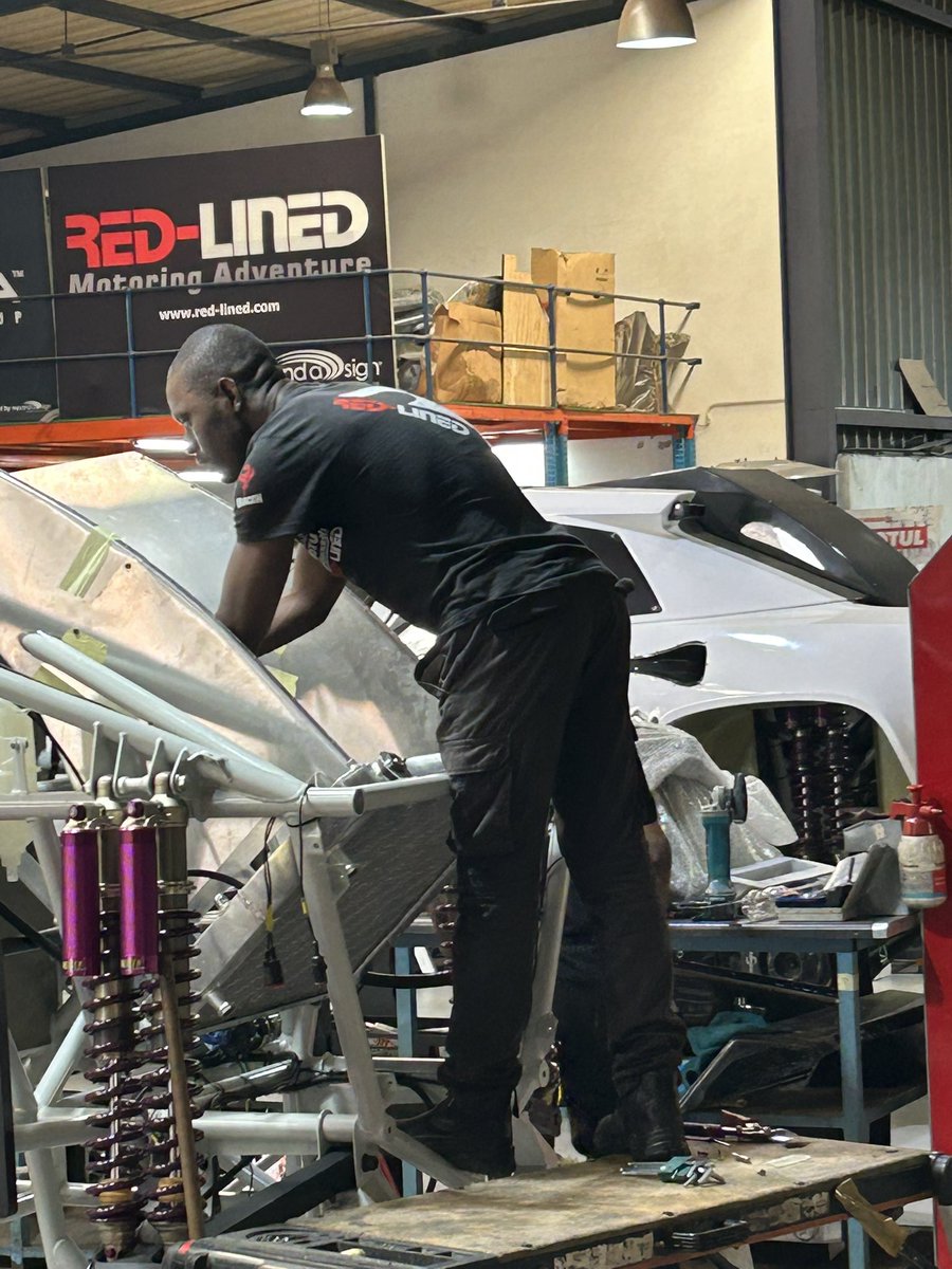 Great catching up with my old new ball partner Marshy leading the world in his class of motorsport with Redlined racing. Amazing to meet Rex his technician who’s from Mzuzu Malawi
#Redlined #Malawi