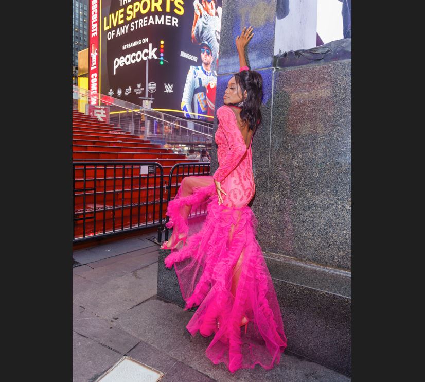 ANN SPOYER - Photo shoot TIMES SQUARE. NYC Pretty in pink September 2023 #SS24 #NYFW #NYC #annspoyer @annspoyer #NYfashionweek #fashionweekNY #fashionshow #model #fashiondesigner #newyorkfashiondesigner #model #runwaymodel #designer #fashion #runway #fashionshow…