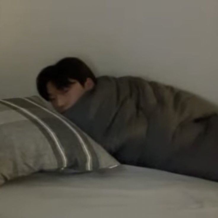 민기 ۪ ੭୧ ˖ 𝑔𝑜𝑙𝑑𝑒𝑛. tweet media